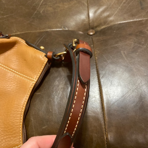 Dooney And Bourke shoulder bag - Picture 3 of 4